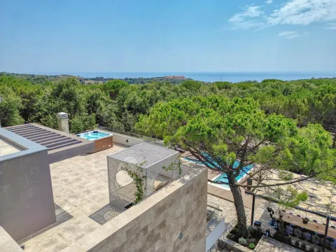 Izdavanje, kuća, 250m², Zagora, Kotor - image 11