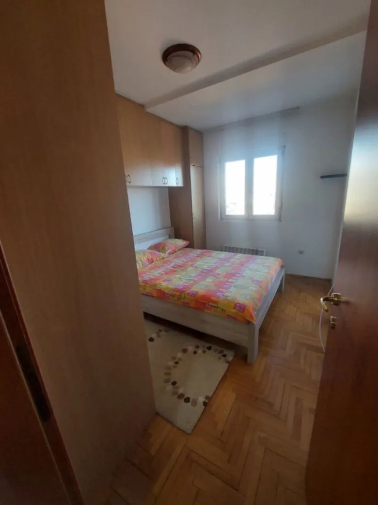 Izdavanje, jednosoban stan, 51m², Centar, Podgorica