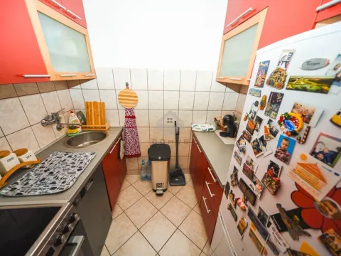 Prodaja, jednosoban stan, 48m², Stari Aerodrom, Podgorica - image 4