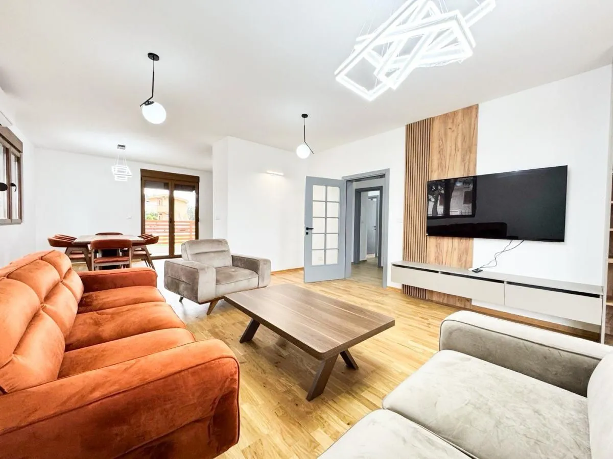 Rent, house, 140m², Donja Gorica, Podgorica