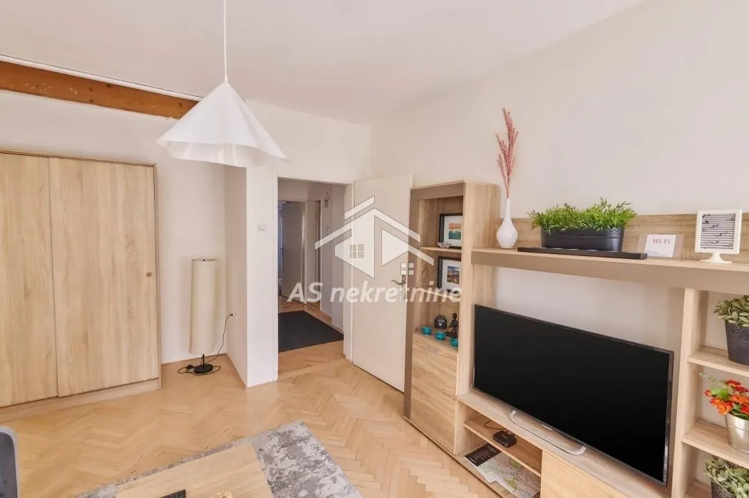 Rent, two bedroom apartment, 55m², Palata Pravde, Beograd