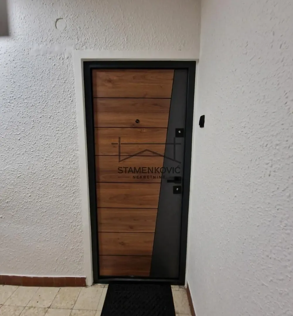 Prodaja, trosoban stan, 73m², Rotkvarija, Novi Sad Sve Podlokacije