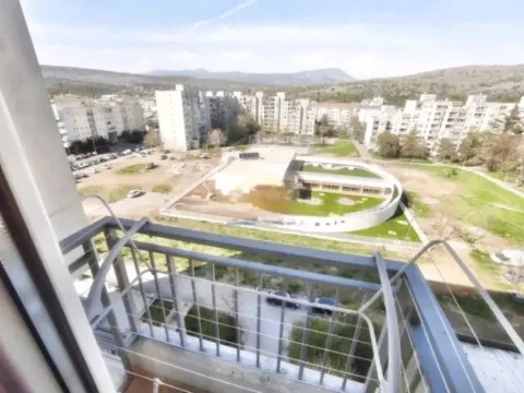 Izdavanje, jednosoban stan, 52m², Blok 6, Podgorica - image 12