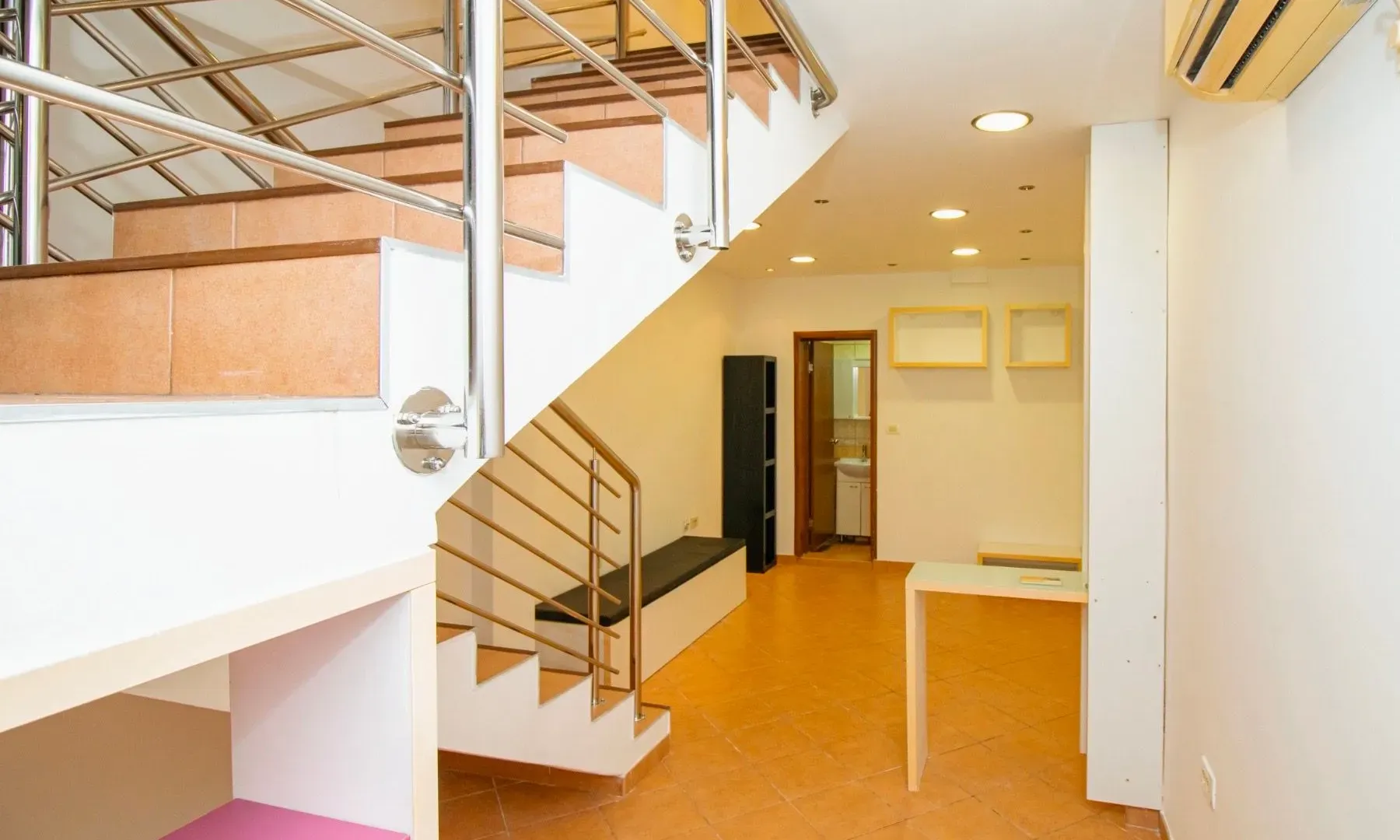 Rent, studio apartment, 46m², Centar, Podgorica