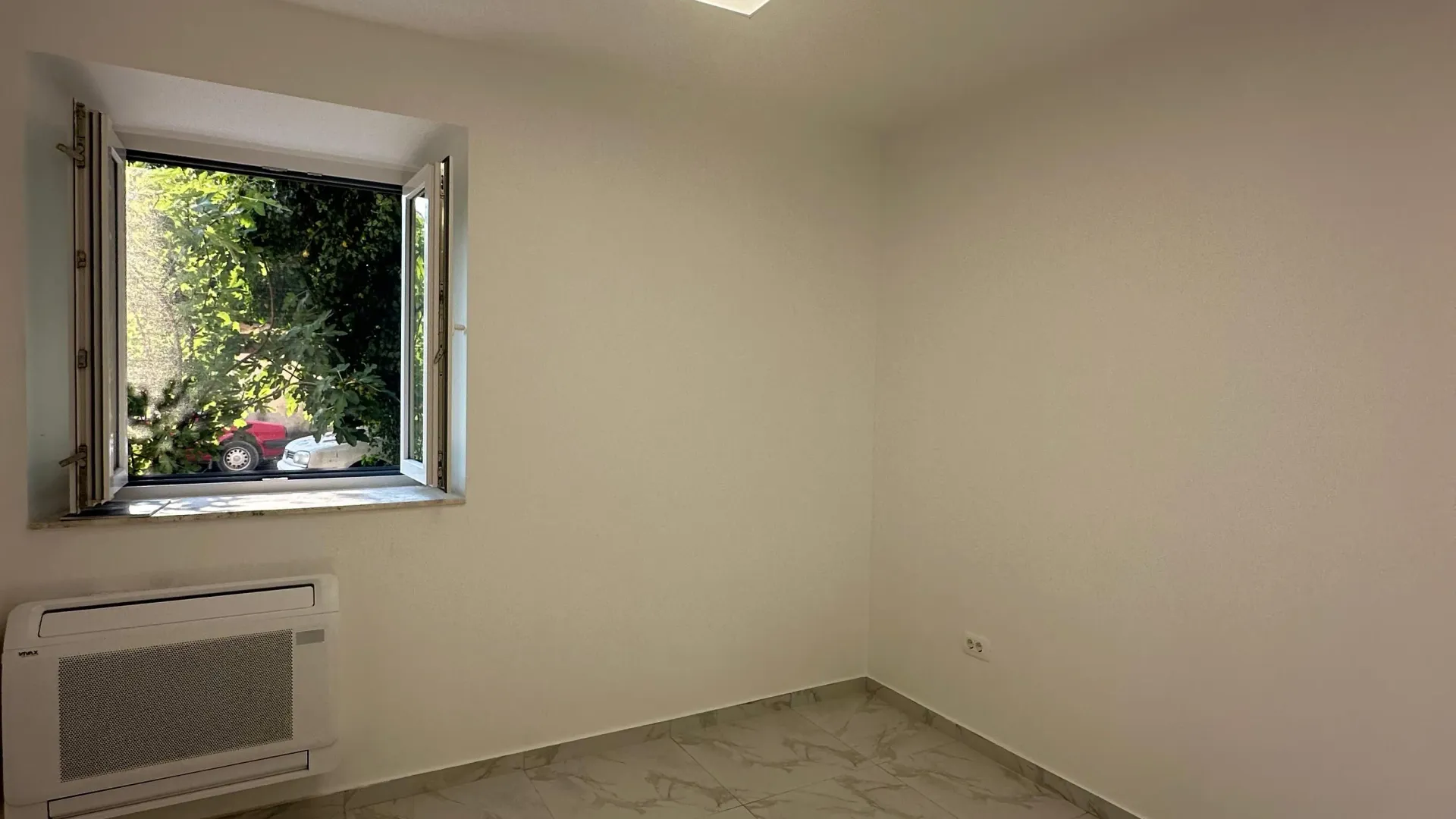 Rent, office space, 33m², Centar, Tivat