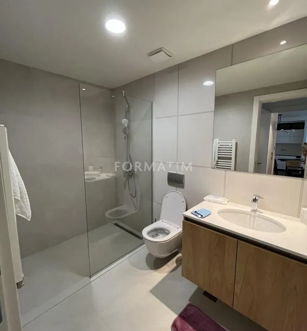 Izdavanje, trosoban stan, 84m², Savski Venac, Beograd