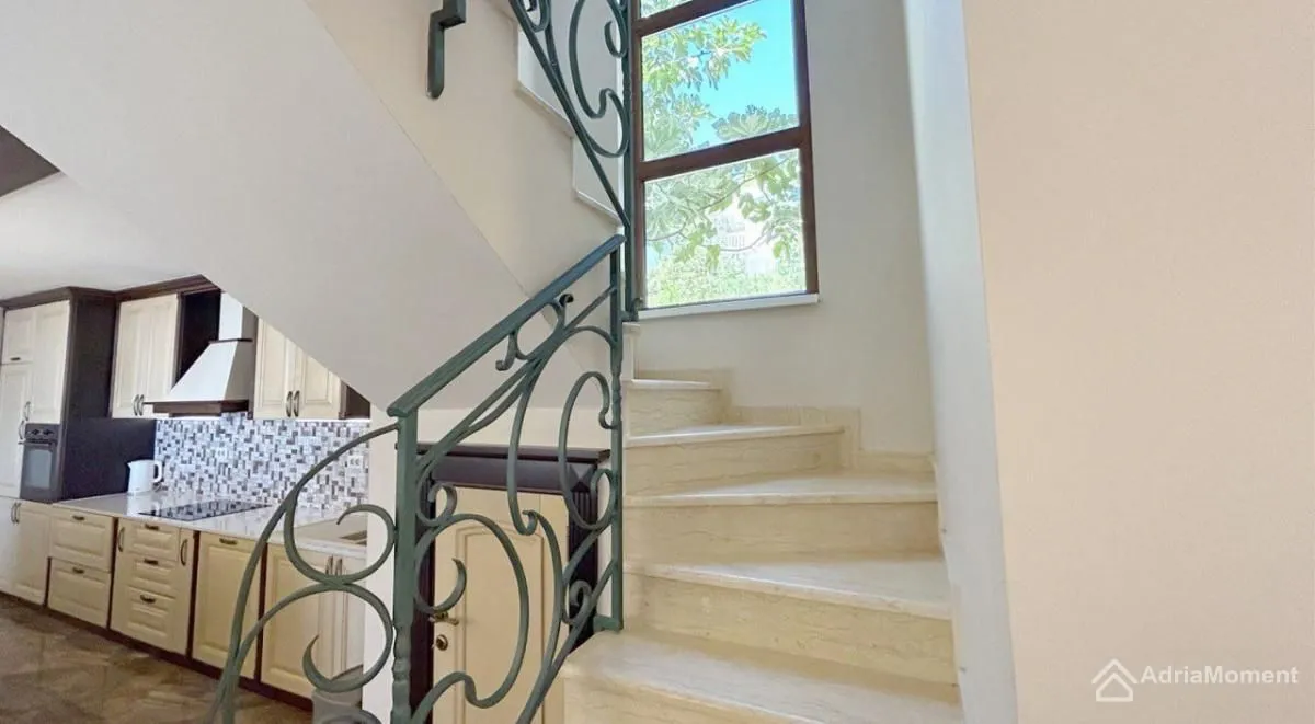 Sale, house, 240m², Šušanj, Bar