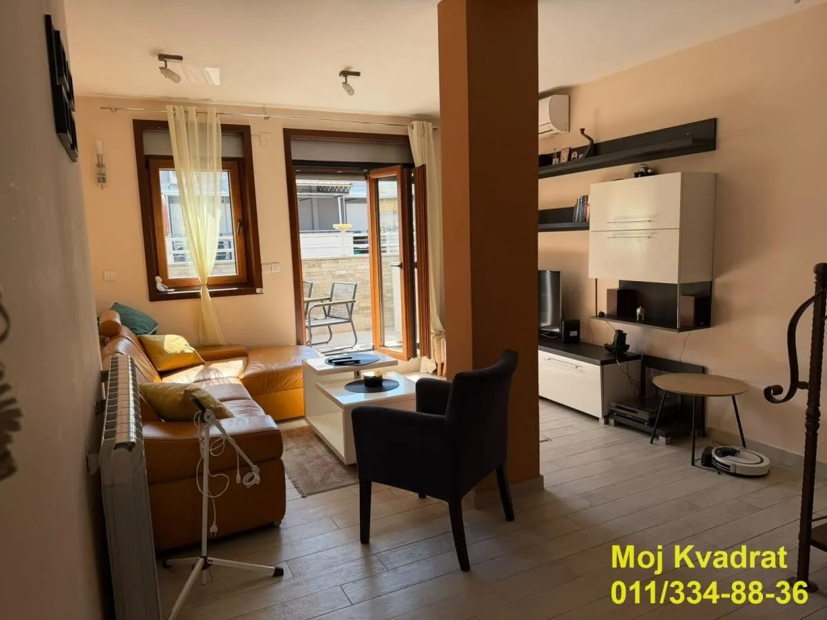 Prodaja, četvorosoban stan, 110m², Đeram Pijaca, Beograd