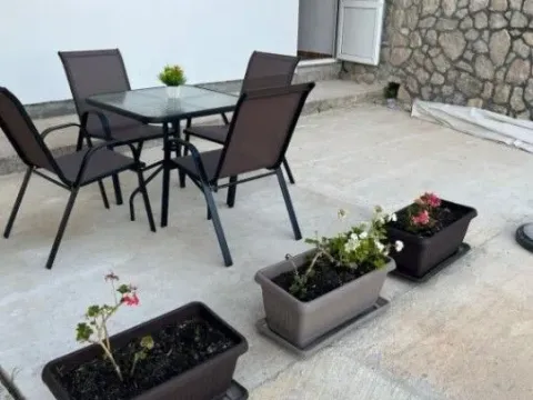 Izdavanje, jednosoban stan, 55m², Dobre Vode, Bar - image 3