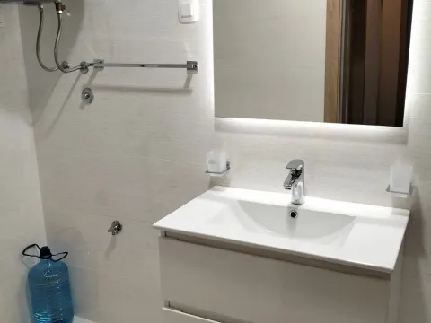 Izdavanje, dvosoban stan, 69m², Master Kvart, Podgorica - image 3