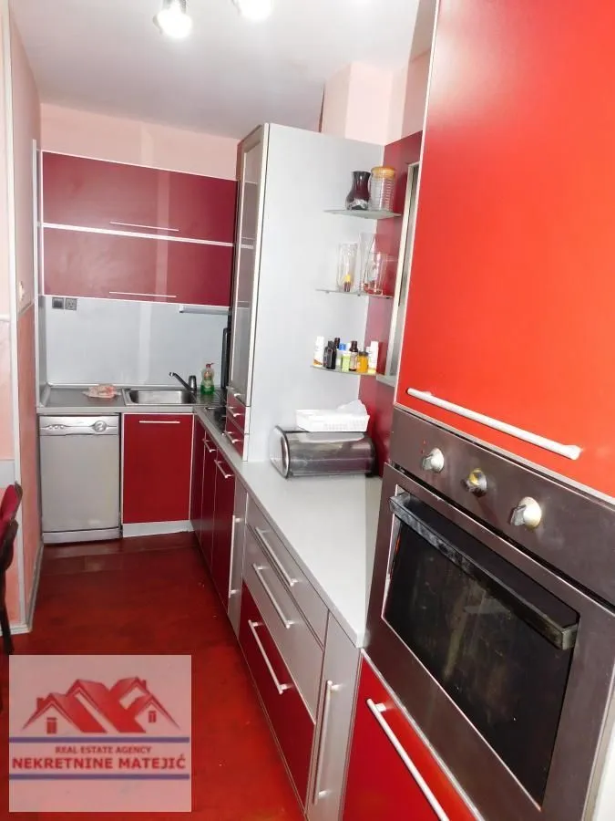 Prodaja, kuća, 300m², Kragujevac, Srbija