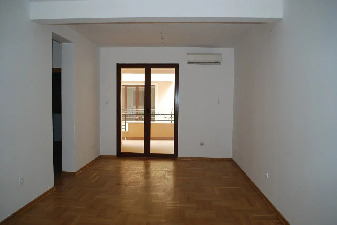 Prodaja, stan, 57m², Risan, Kotor