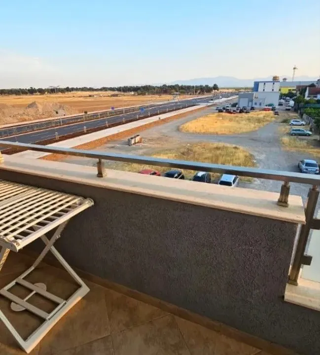 Izdavanje, dvosoban stan, 64m², Stari Aerodrom, Podgorica