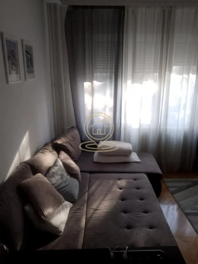 Izdavanje, trosoban stan, 78m², Južni Bulevar, Vračar Sve Podlokacije
