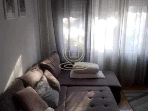 Izdavanje, trosoban stan, 78m², Južni Bulevar, Vračar Sve Podlokacije - image 2