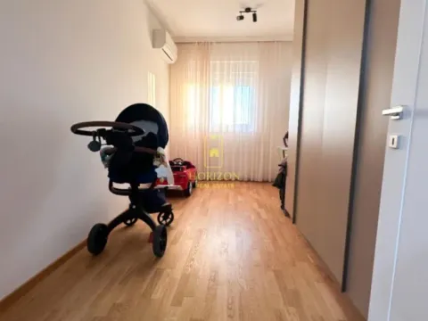 Prodaja, dvosoban stan, 67m², Stari Aerodrom, Podgorica - image 3