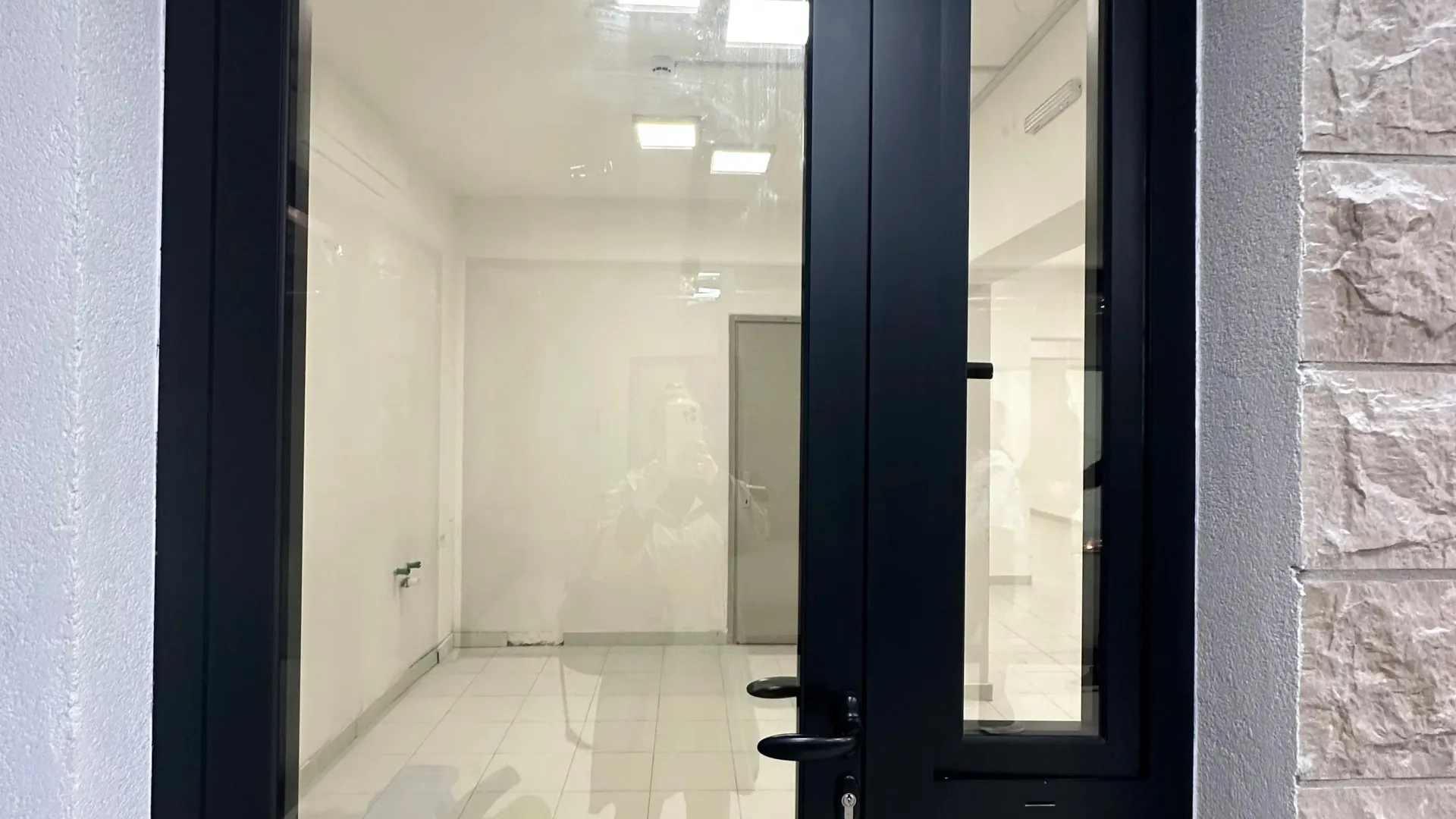 Rent, office space, 110m², Dumidran, Tivat