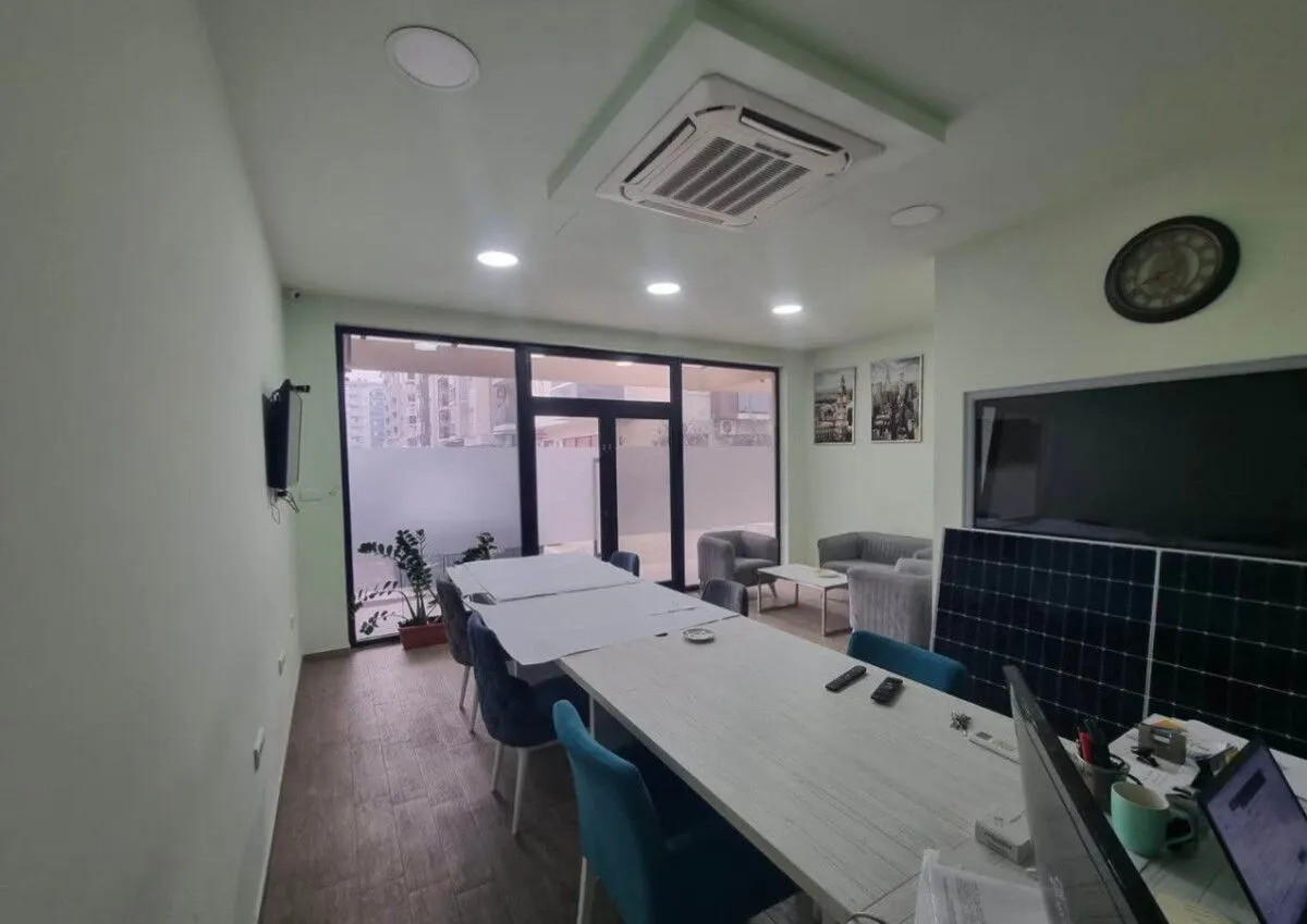 Sale, office space, 56m², City Kvart, Podgorica