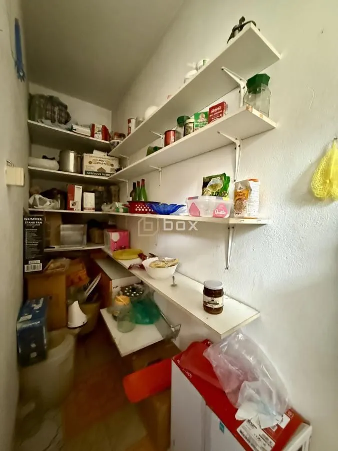 Prodaja, trosoban stan, 95m², Pantelej, Niš