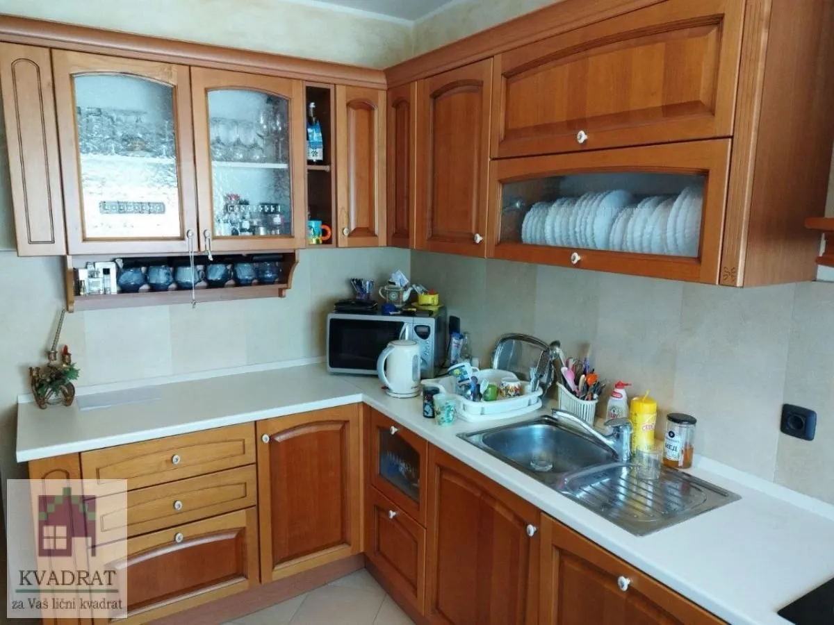 Prodaja, četvorosoban stan, 115m², Grbavica, Novi Sad Sve Podlokacije
