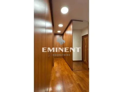 Izdavanje, trosoban stan, 140m², Stari Grad, Beograd - image 12