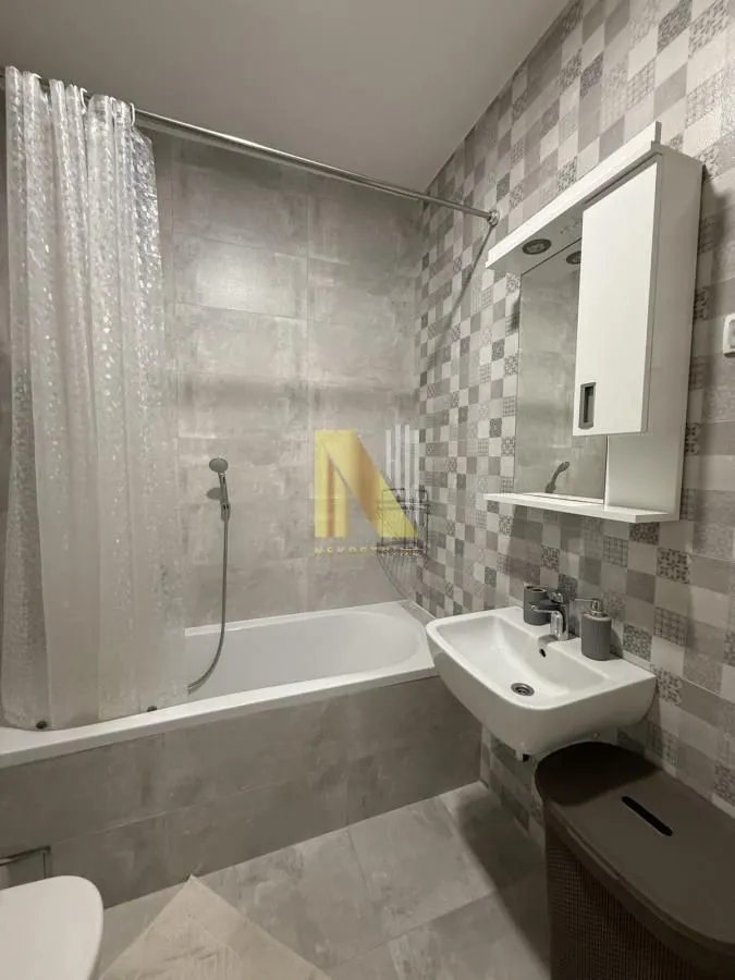 Izdavanje, jednosoban stan, 37m², Bulevar Evrope, Novi Sad Sve Podlokacije