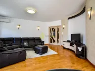 Rent, three bedroom apartment, 120m², City Kvart, Podgorica - image 3
