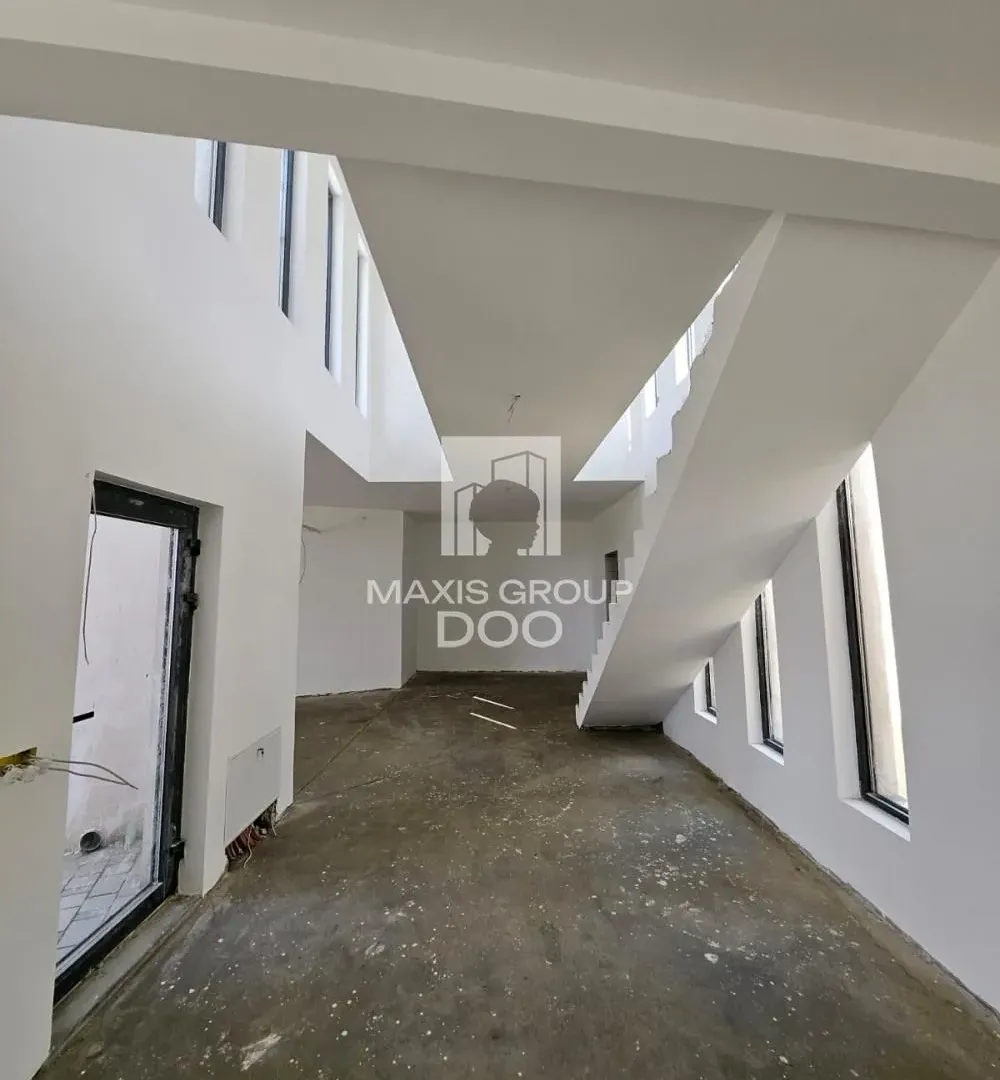 Prodaja, kuća, 272m², Kosmaj, Sopot