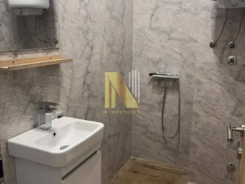 Izdavanje, trosoban stan, 65m², Centar, Novi Sad - image 9