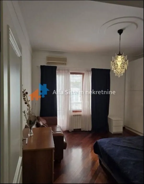 Izdavanje, trosoban stan, 86m², Kalenić Pijaca, Vračar Sve Podlokacije