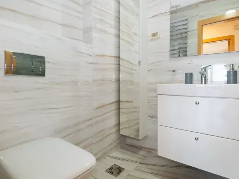 Rent, one bedroom apartment, 101m², Preko Morače, Podgorica - image 16