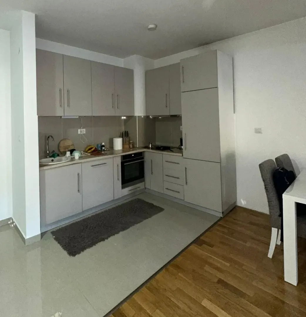 Izdavanje, jednosoban stan, 59m², Vezirov Most, Podgorica