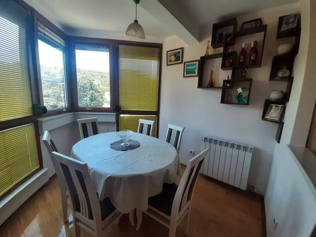 Izdavanje, dvosoban stan, 75m², Preko Morače, Podgorica