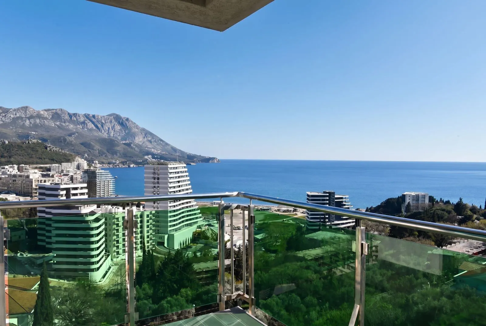 Prodaja, trosoban stan, 72m², Bečići, Budva
