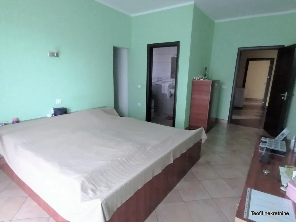 Prodaja, kuća, 256m², Surčin, Beograd