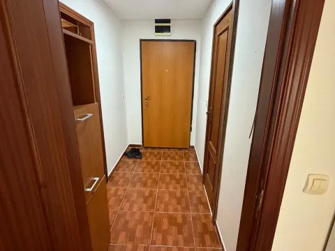 Izdavanje, jednosoban stan, 55m², Lazi, Budva - image 12