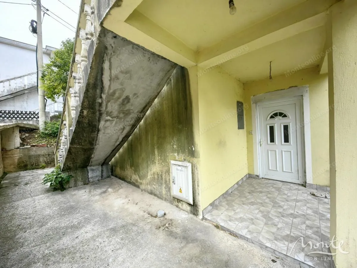 Prodaja, kuća, 180m², Trebešin, Herceg Novi