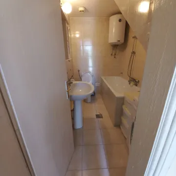 Izdavanje, jednosoban stan, 39m², Centar, Cetinje - image 6