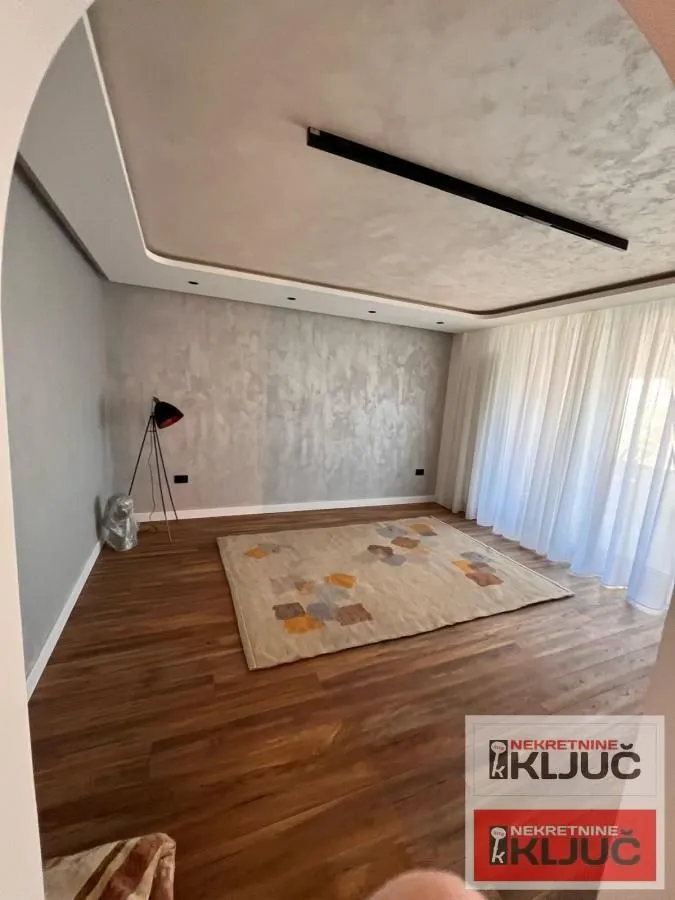 Prodaja, četvorosoban stan, 119m², Spens, Novi Sad Sve Podlokacije