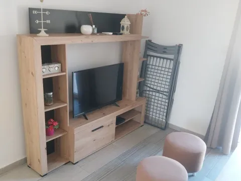 Izdavanje, jednosoban stan, 40m², Radanovići, Kotor - image 8