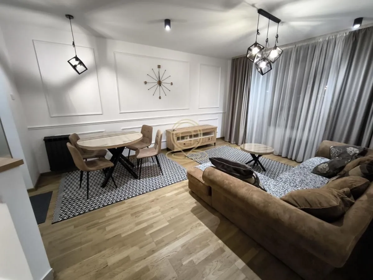 Izdavanje, trosoban stan, 60m², Južni Bulevar, Vračar Sve Podlokacije