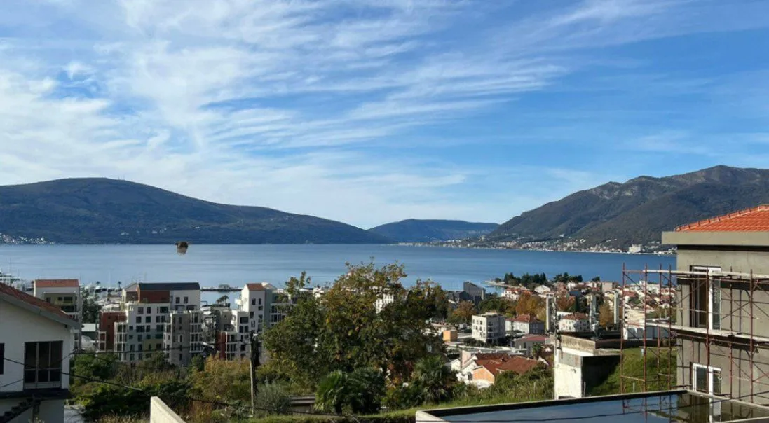 Sale, four bedroom apartment, 126m², Centar, Tivat
