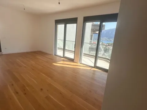 Sale, two bedroom apartment, 72m², Dobrota, Kotor - image 1
