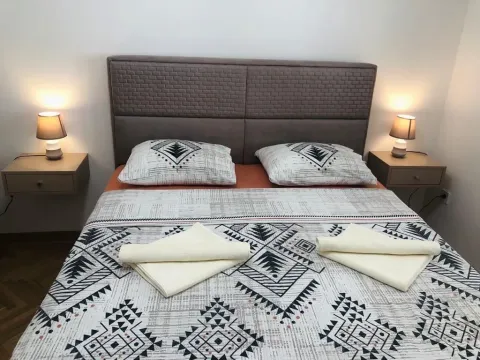 Rent, one bedroom apartment, 58m², Budva, Crna Gora - image 17