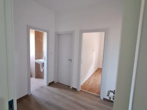 Sale, two bedroom apartment, 64m², Tološi, Podgorica - image 9