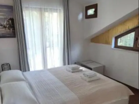 Rent, office space, 150m², Dobrota, Kotor - image 13