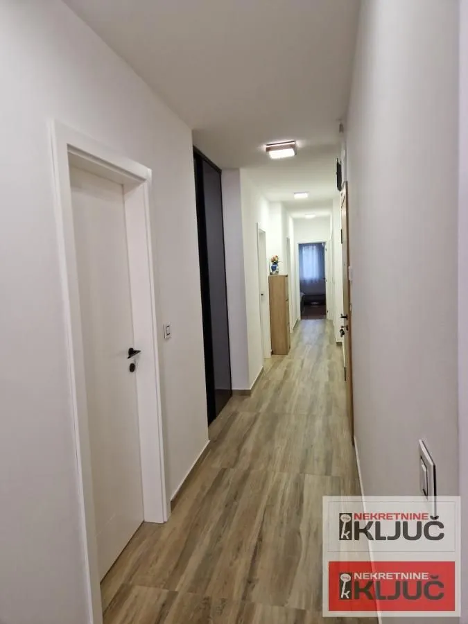 Prodaja, četvorosoban stan, 98m², Petrovaradin, Novi Sad