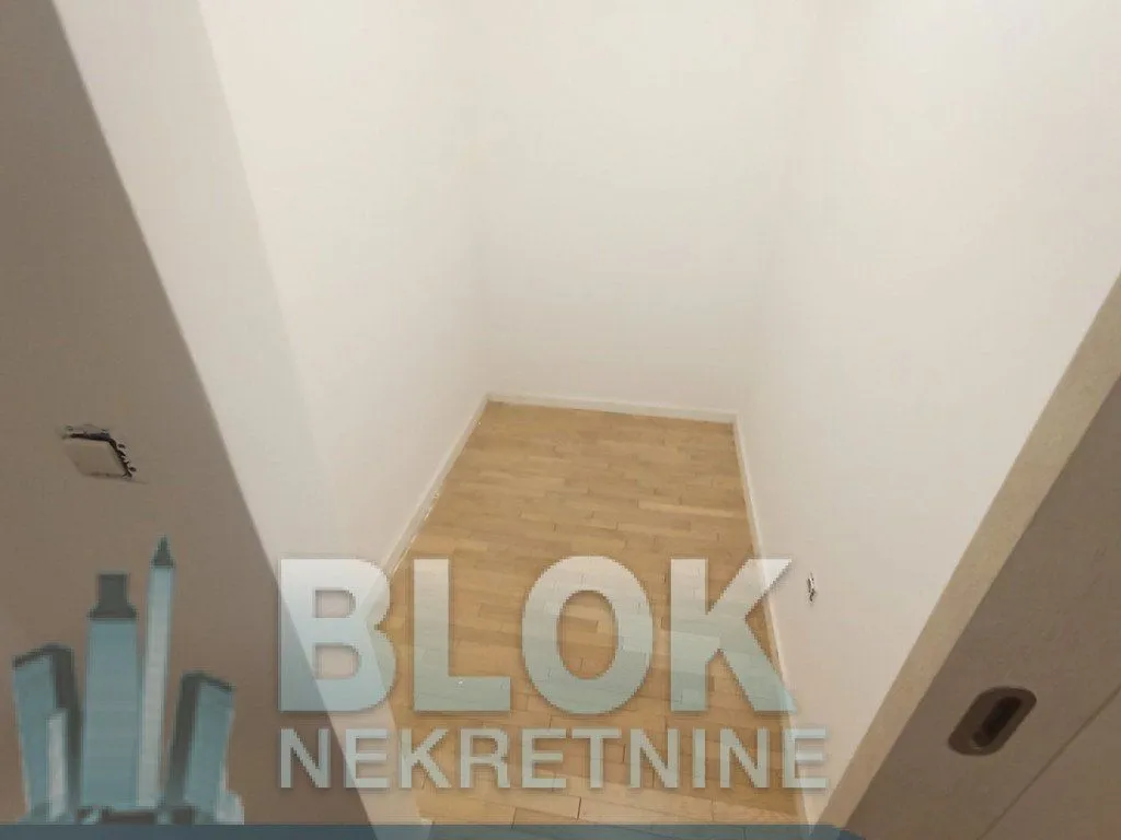 Izdavanje, trosoban stan, 95m², Blok 6, Podgorica
