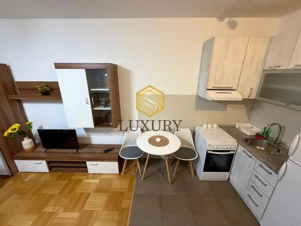 Izdavanje, garsonjera, 32m², City Kvart, Podgorica