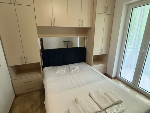 Rent, one bedroom apartment, 55m², Dobrota, Kotor - image 2